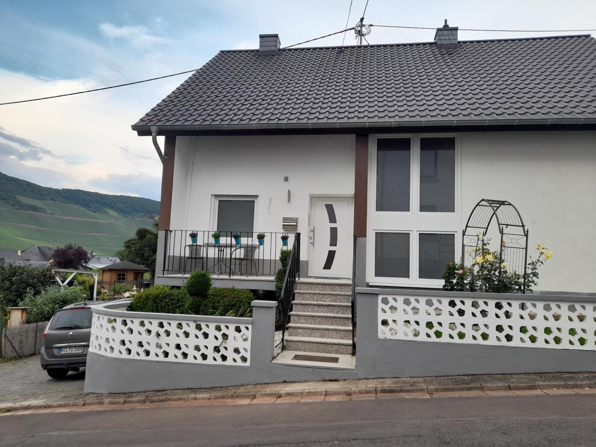 Gaestezimmer Bernkastel - Gaestehaus Barbara エクステリア 写真